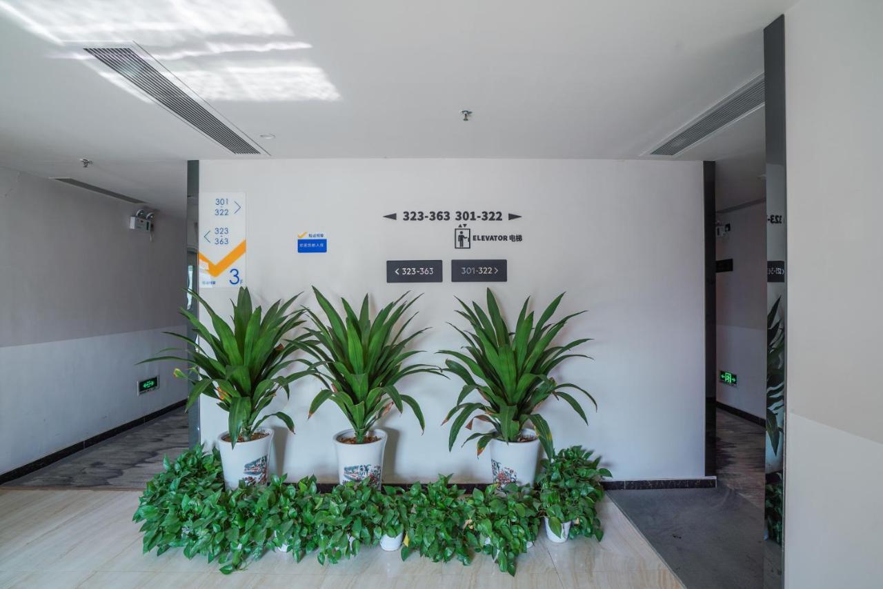 Felice Hotel-Guangzhou Baiyun International Airport Renhe Metro Station Branch Eksteriør billede