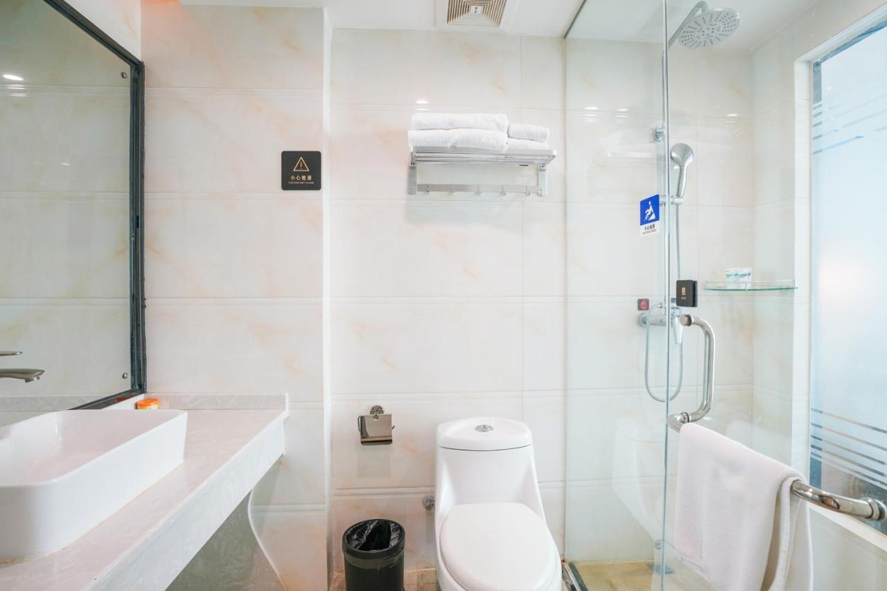 Felice Hotel-Guangzhou Baiyun International Airport Renhe Metro Station Branch Eksteriør billede