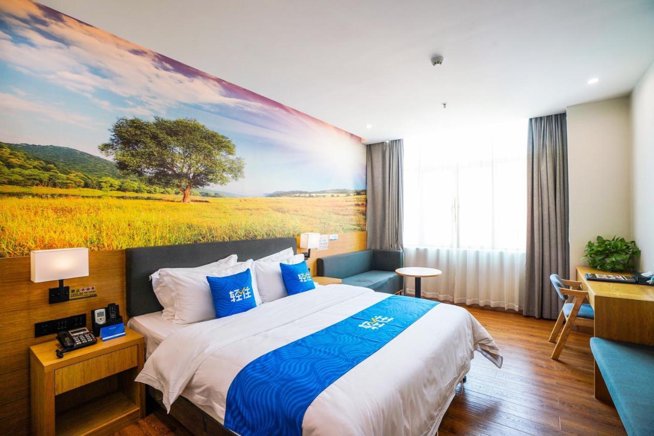 Felice Hotel-Guangzhou Baiyun International Airport Renhe Metro Station Branch Eksteriør billede