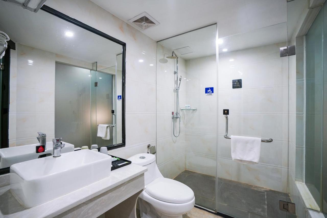 Felice Hotel-Guangzhou Baiyun International Airport Renhe Metro Station Branch Eksteriør billede