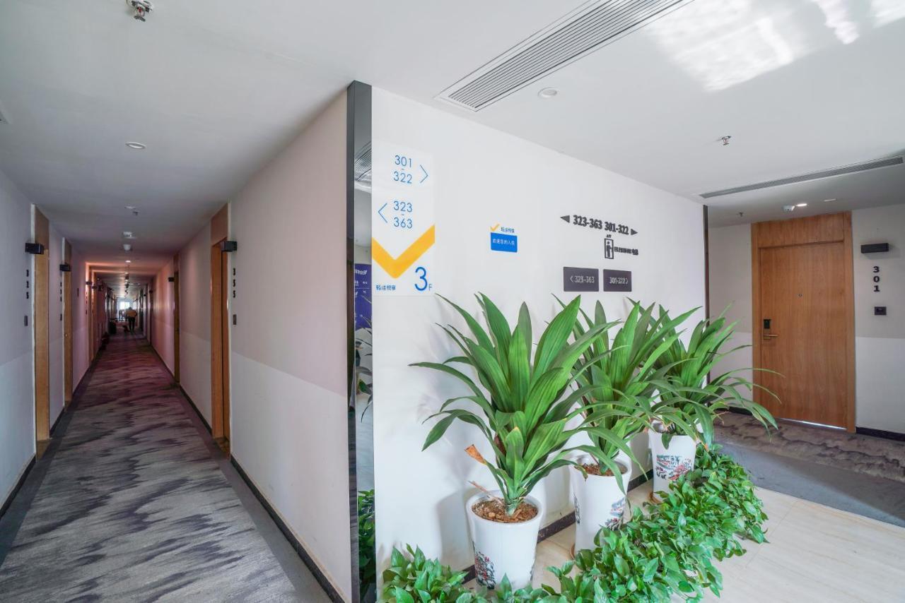 Felice Hotel-Guangzhou Baiyun International Airport Renhe Metro Station Branch Eksteriør billede