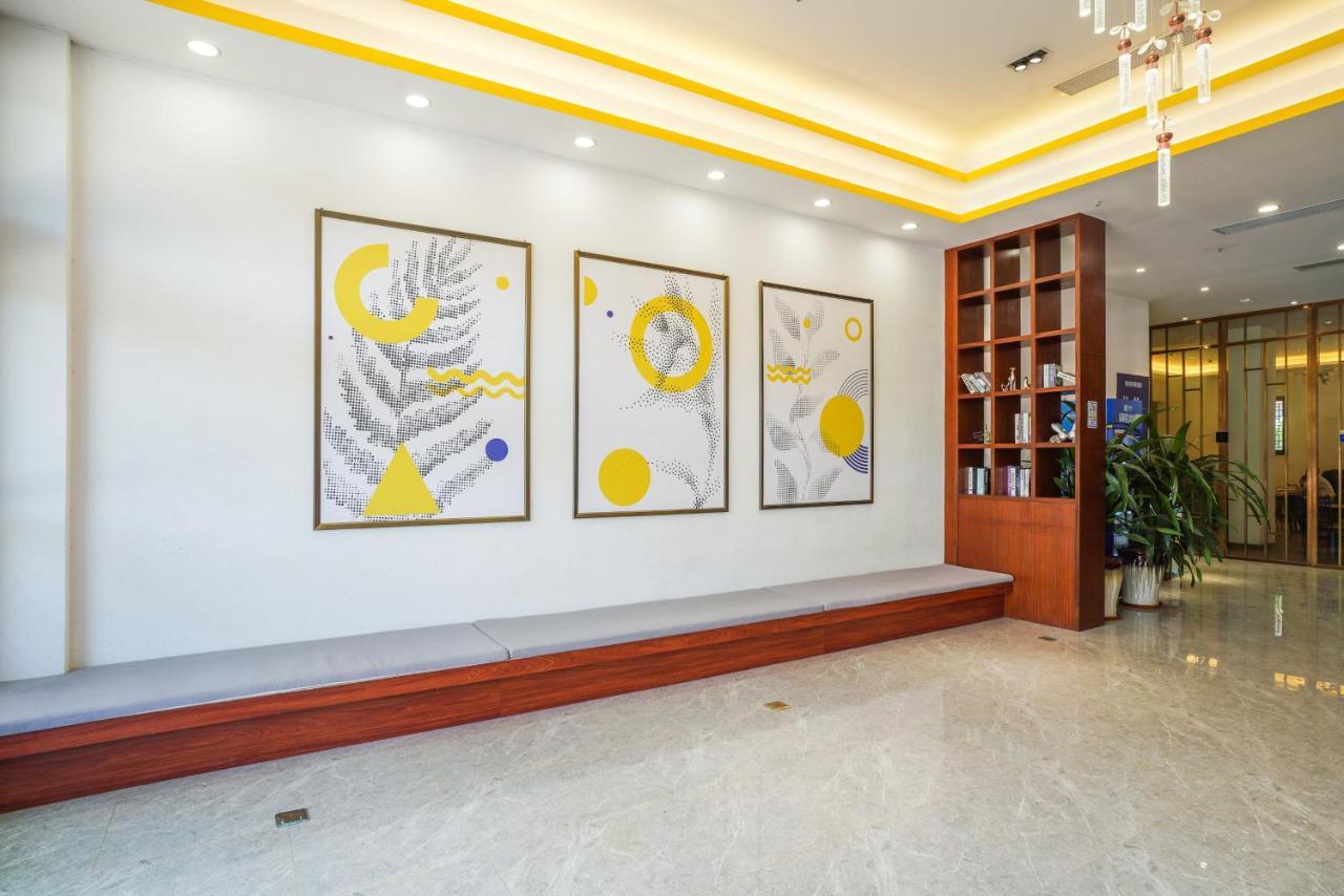 Felice Hotel-Guangzhou Baiyun International Airport Renhe Metro Station Branch Eksteriør billede